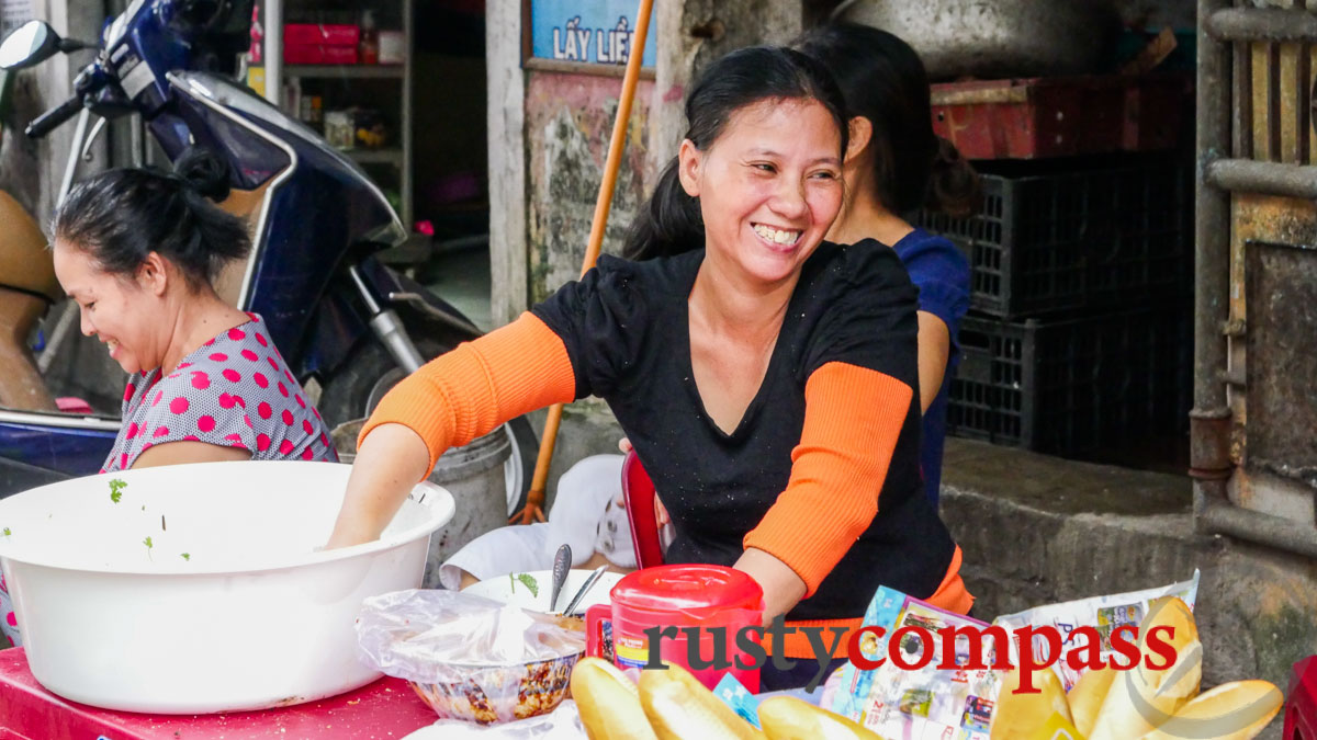 The lady who makes it happen - Banh mi banh loc, Tran Quang Khai, Hue